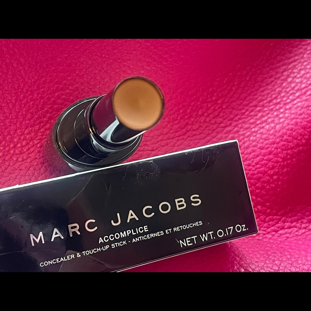 Marc Jacobs concealer and touch-up stick